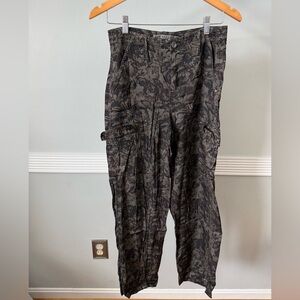 Stylish Floral Camouflage Women's Pants